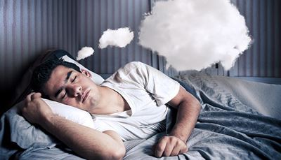 homme, chambre, couverture, tee-shirt, oreiller, coude, nuage, bras, rêve