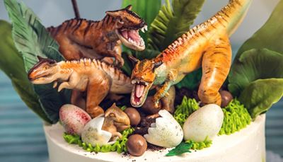 rovdjur, tyrannosaurus, dinosaurie, tunga, yngling, gap, jord, kläckas, äggskal, tårta, ägg
