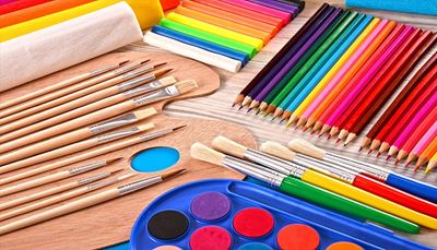kreatywność, materiały, kolory, plastelina, akwarele, paleta, pędzelki, ołówki, okrąg