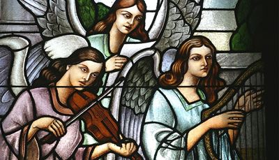 tři, vitráž, pírko, housle, smyčec, kostel, píseň, křídlo, anděl, harfa