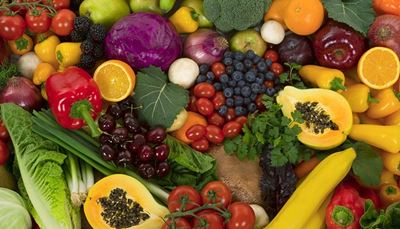 brocoli, orange, laitue, cerise, légumes, myrtilles, persil, banane, oignon, mûres, pomme, papaye
