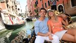 gondola, gondolier, romantika, kanal, okno, veslo, dvojice, voda, most, italie