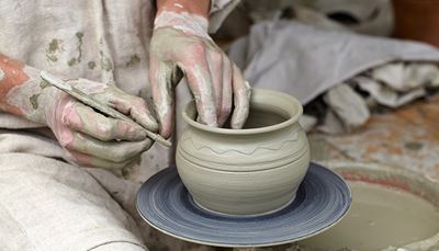 vaso, passatempo, artesanato, mãos, círculo, avental, padrão, argila, cinzento, oleiro