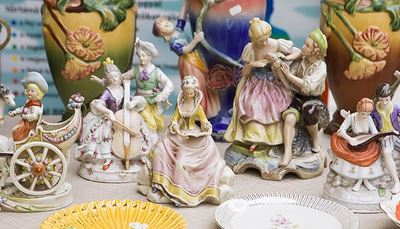 lute, cello, statuette, carriage, plate, ceramics, dress, vase, wheel, fish