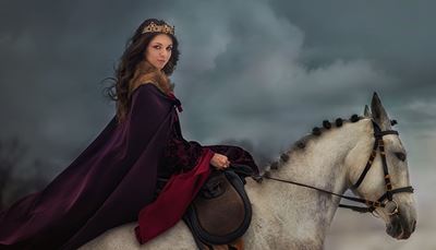 middleages, bridle, saddle, cloak, horse, queen, rein, crown