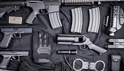 orožje, signalnoorožje, nabojnik, sprožilec, rokavica, strelivo, lisice, baterija, pištola, zastava, vrv
