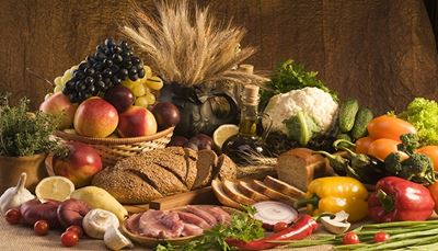 чесън, гъба, плодовеизеленчуци, плодове, лимон, масло, хляб, грозде, краставица, месо, пипер, клас, пшеница