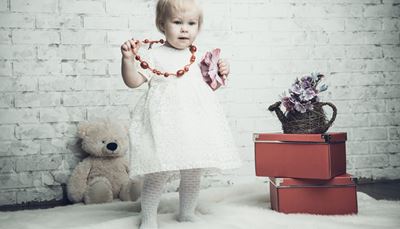 dress, beads, teddybear, wateringcan, photosession, box, girl, tights, white, wall