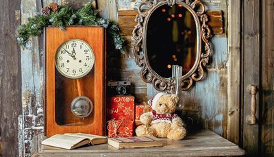 kyvadlo, hodiny, kniha, medvedík, dvanásť, dvere, ciferník, zrkadlo, fotoaparát, darček, kľučka, vetva, drevo