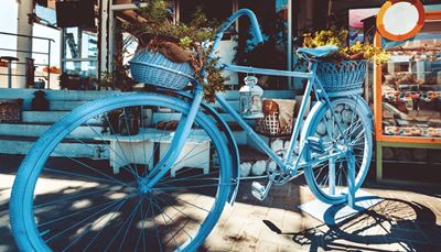 bicicleta, lanterna, suporte, sinal, sombra, cesto, escada, cubos, azul, raios