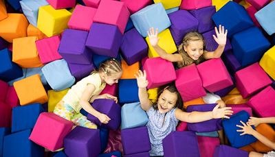 дети, фиолетовый, косички, кубик, веселье, желтый, синий, ладонь, розовый