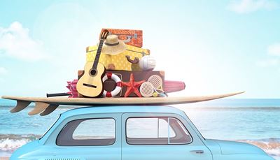 surfovéprkno, plaveckýkruh, tenisováraketa, klobouk, dovolená, obloha, moře, vlny, kytara, kapota, hvězdice, pěna, míč
