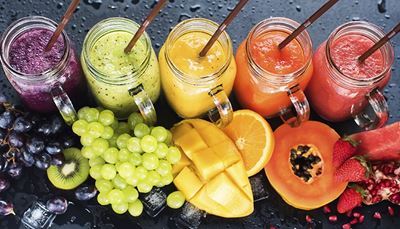 arbuz, truskawki, pomarańcza, tęcza, papaja, słomka, smoothie, granat, winogrono, kiwi, mango