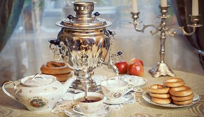 sugar, tablecloth, waterjet, teapot, apples, tea, samovar, valve