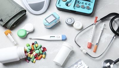 capsule, blisterpack, stethoscope, thermometer, medication, pilljar, syringe, cuff, case