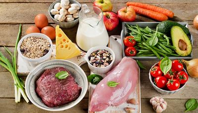 hús, mellehús, zabpehely, fokhagyma, tej, avokádó, sárgarépa, kancsó, zöldbab, borsó, alma, mag, sajt, tojás