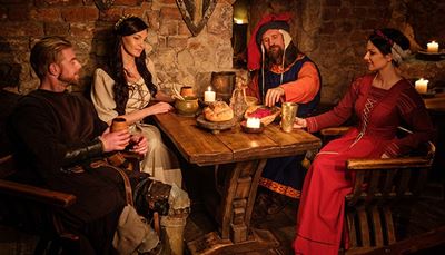 chaperon, middleages, meal, candle, table, bread, wall, corset, tunic, mug