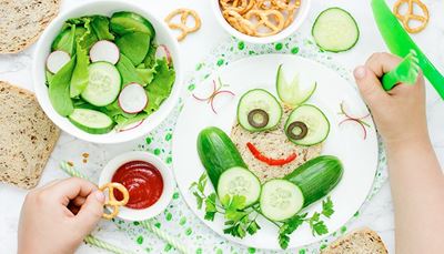 cucumber, healthyfood, ketchup, radish, salad, parsley, straw, bread