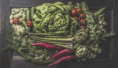 agurk, grønneplanter, hovedsalat, grøntsager, tomat, artiskok, asparges, rødder, mandler, dild