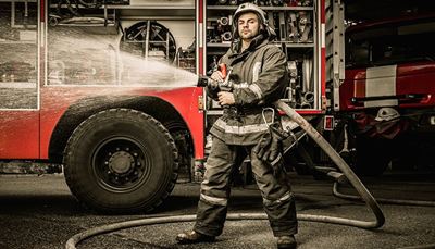 echipament, remizădepompieri, anvelopă, jetdeapă, încredere, pompier, roată, asfalt, furtun, scară, mănuși, cască