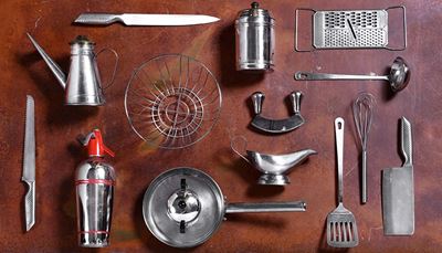 oilcan, sodasiphon, spatula, cleaver, metal, ladle, whisk, creamer, grater, knife, pan