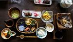 ryokan, breakfast, chopsticks, teapot, soysauce, soup, pickle, basket, rice