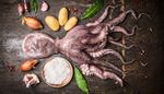 blekksprut, tentakkel, laurbaerblad, sugekopp, poteter, hvitlok, lok, pepperkorn, hode, fedd